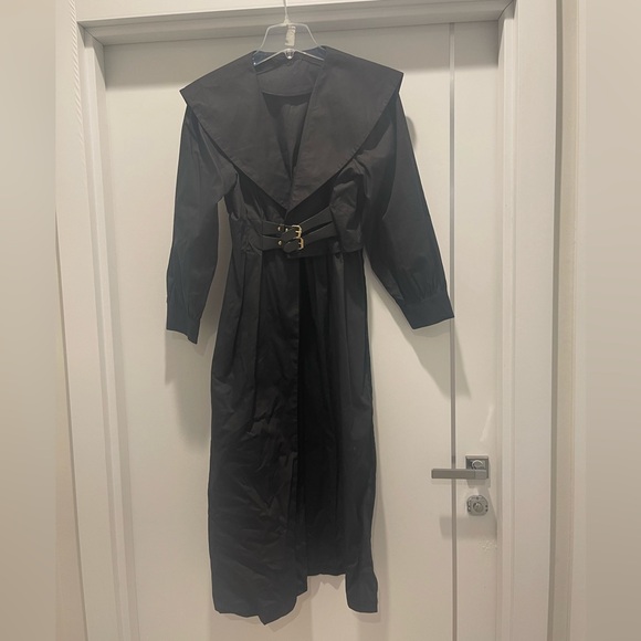 Elegant Black Trench Coat - Picture 1 of 3